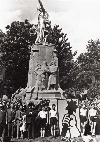 Een aparte socialistische Guldensporenherdenking in Kortrijk, 9 juli 1939. De sociale strijd als een bindmiddel tussen 1302 en 1939. (Amsab-ISG, fo001199)
